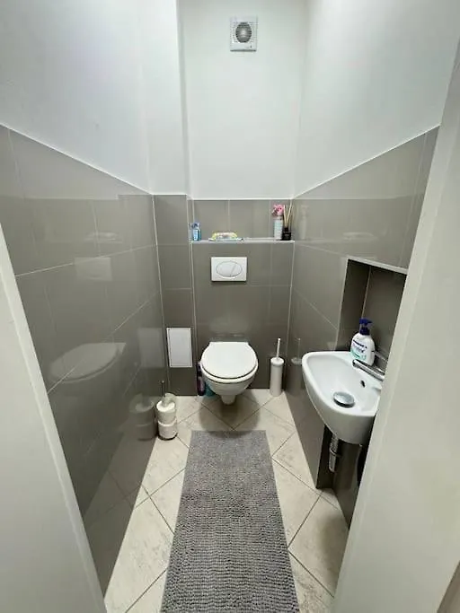 Cozy Karlin Apartment Prague